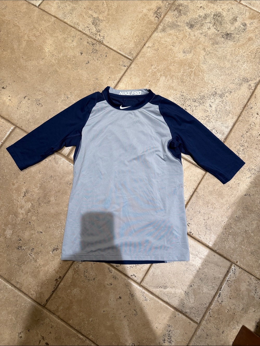 Kids Nike baseball Pro Raglan Training Top - Light Blue & Navy size M